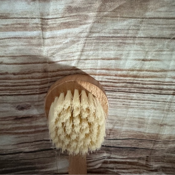 Daily Concepts Daily Facial Dry Brush - Picture 7 of 15